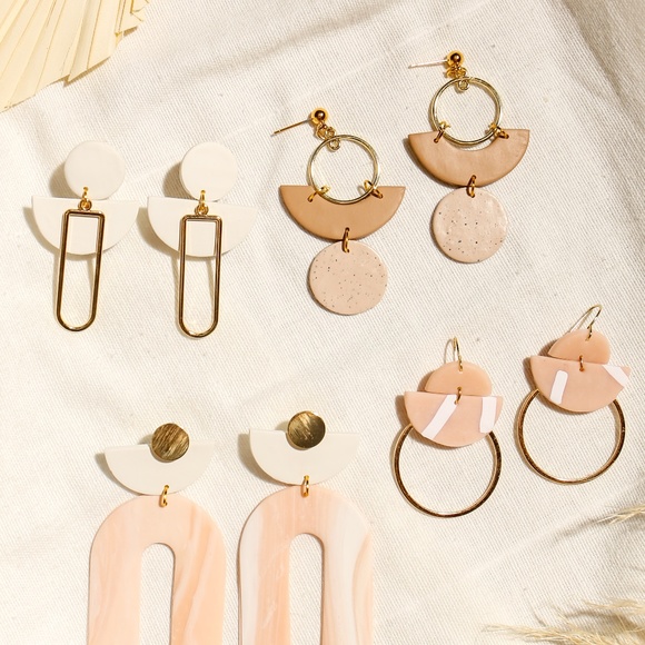 White and Gold Classy Minimal Clay Earrings - Picture 2 of 2